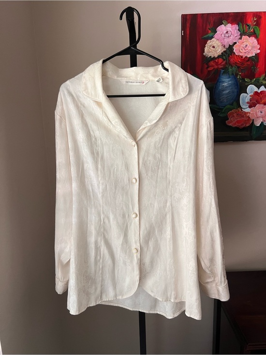 Victoria's Secret Tops - Victoria's Secret Ivory Satin Button-Front Shirt